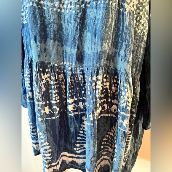 Vacation outfit loose top bell sleeves Indigo Tie-Dye Tunic Papa Vancouver - Picture 5 of 6
